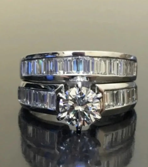 Classic Shiny Cubic Couple Ring Set – Timeless Radiance